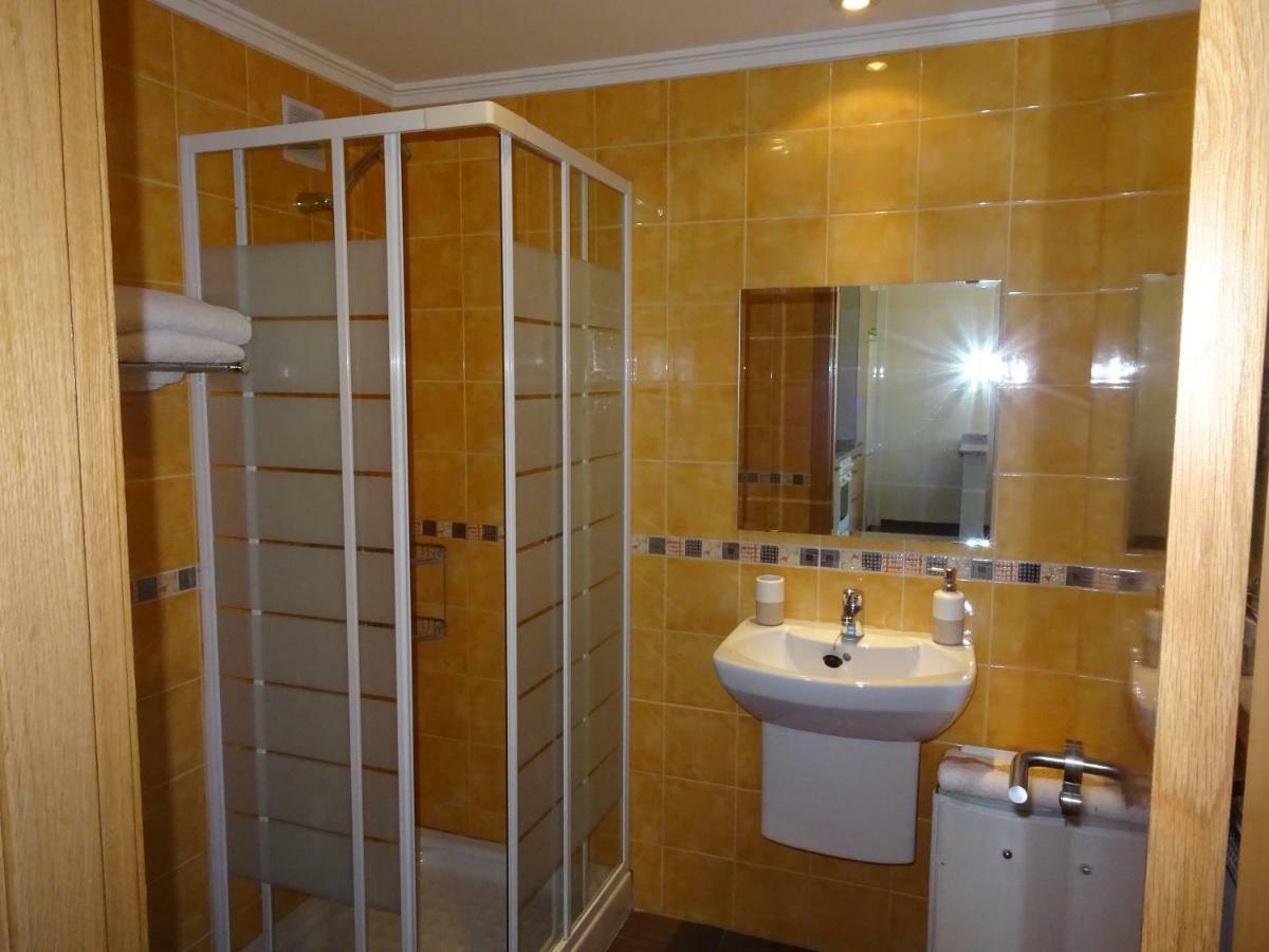Calle Clemente Hernando Balmori Nº7 リャネス エクステリア 写真